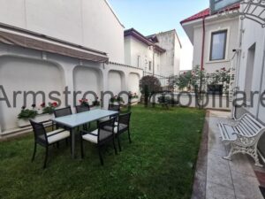 Vanzare vilă cu grădină în Floreasca, București - 2.650.000 EUR - 8 camere - 370.00 m²