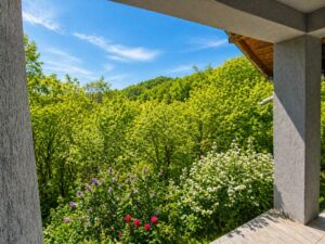 Vilă de vânzare Breaza-Nistorești, Liniște, natură și aer curat , Teren 1910 mp, Ideală casă de vacanță,investiție - 129.000 EUR - 3 camere - 149.00 m²