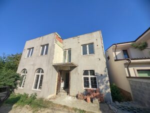 Vând casă 4 camere mogosoia stadiu gri - 150.000 EUR - Mogoșoaia, Ilfov - 4 camere - 150 m²